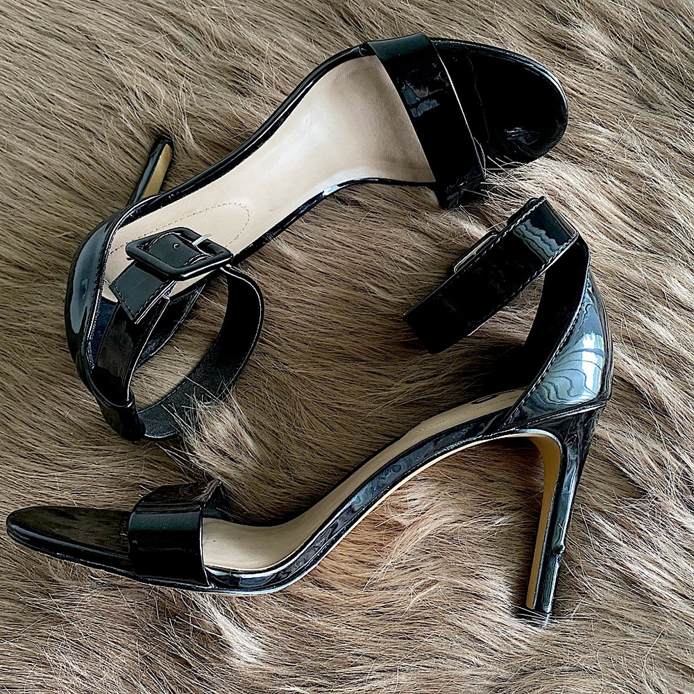 Mix No 6 open toe shiny pump size 8